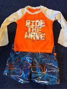 Toddler boys 3T swim trunks & rash guard